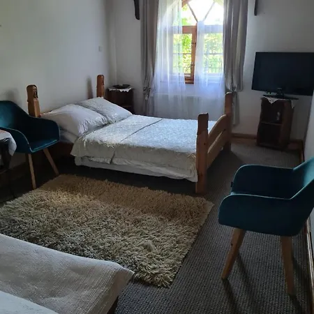 Dworek Sw.antoniego Gospodarstwo agroturystyczne Slawutowo