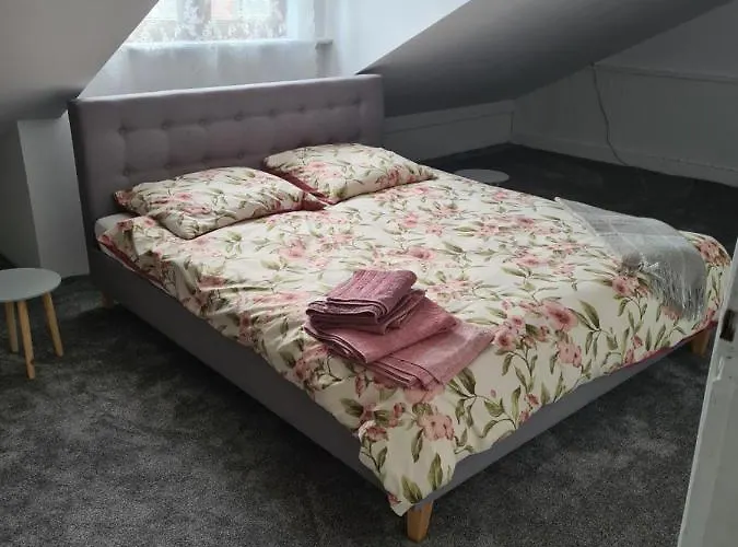 Dworek Sw.antoniego Фермерский дом