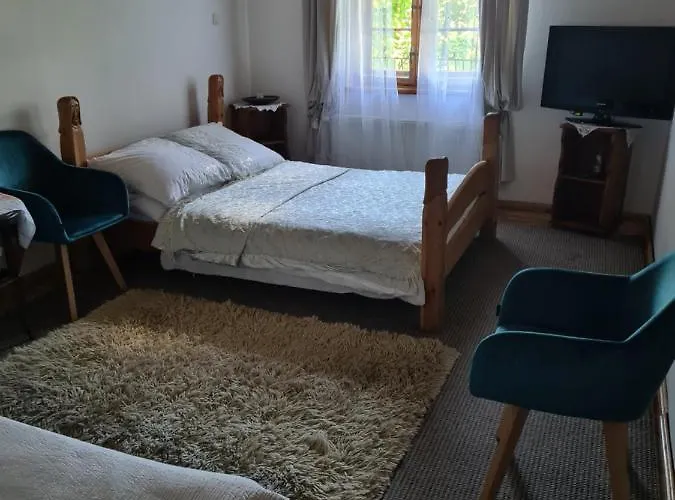 Dworek Sw.antoniego Фермерский дом Slawutowo