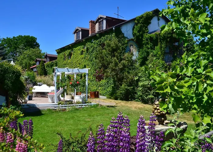 Dworek Sw.antoniego Slawutowo